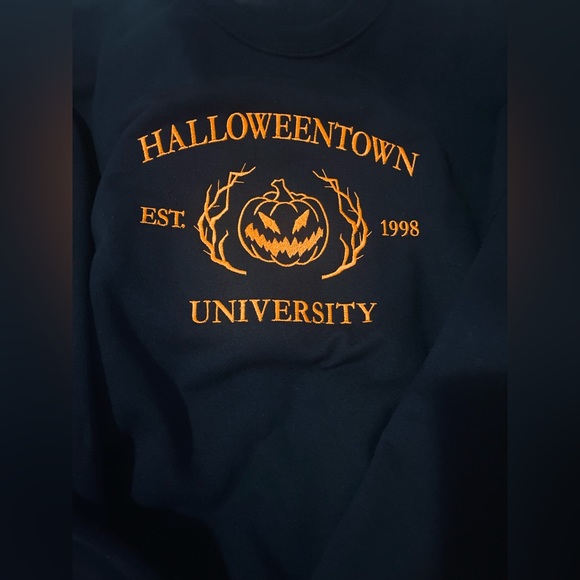 HalloweenTown University sweatshirt - Picture 2 of 3
